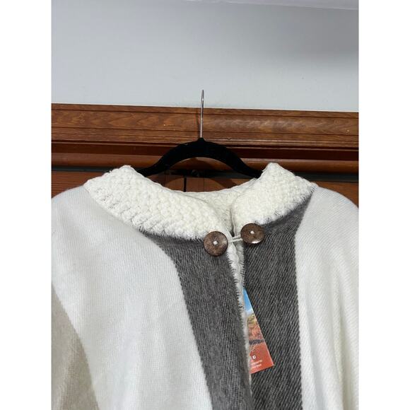 NWT Tresart Cache Women's Wool Alpaca Ecuadorian Poncho Cape Sweater One Size - Picture 2 of 11